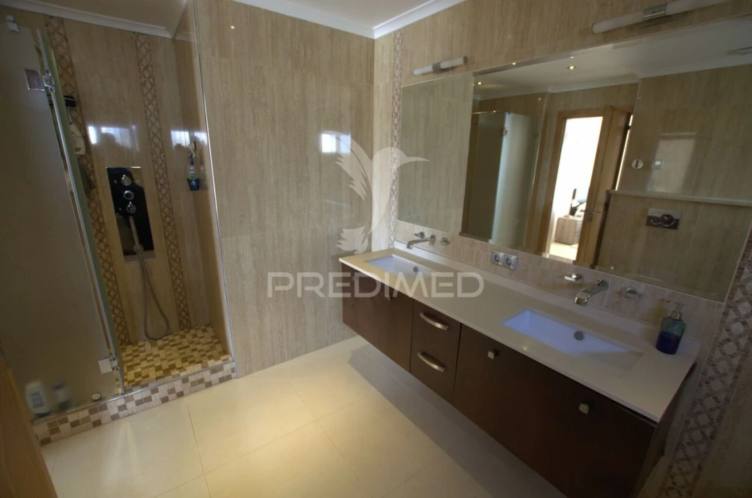 Moradia T5 para Venda em Budens Foto 29