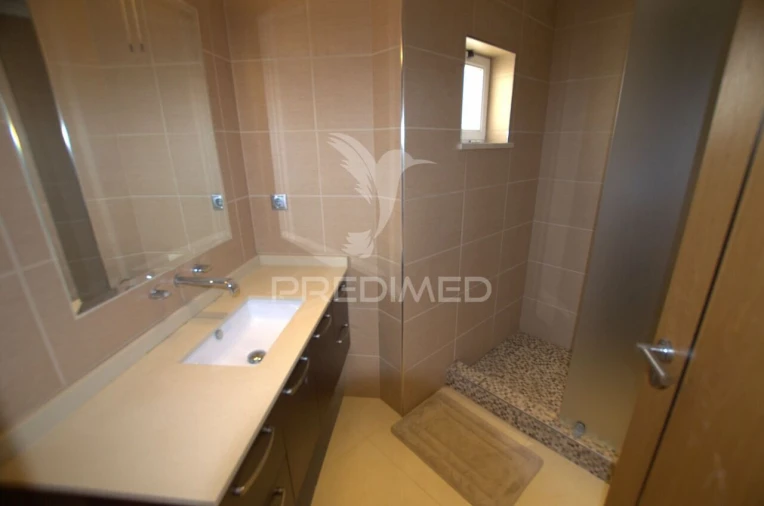 Moradia T5 para Venda em Budens Foto 24