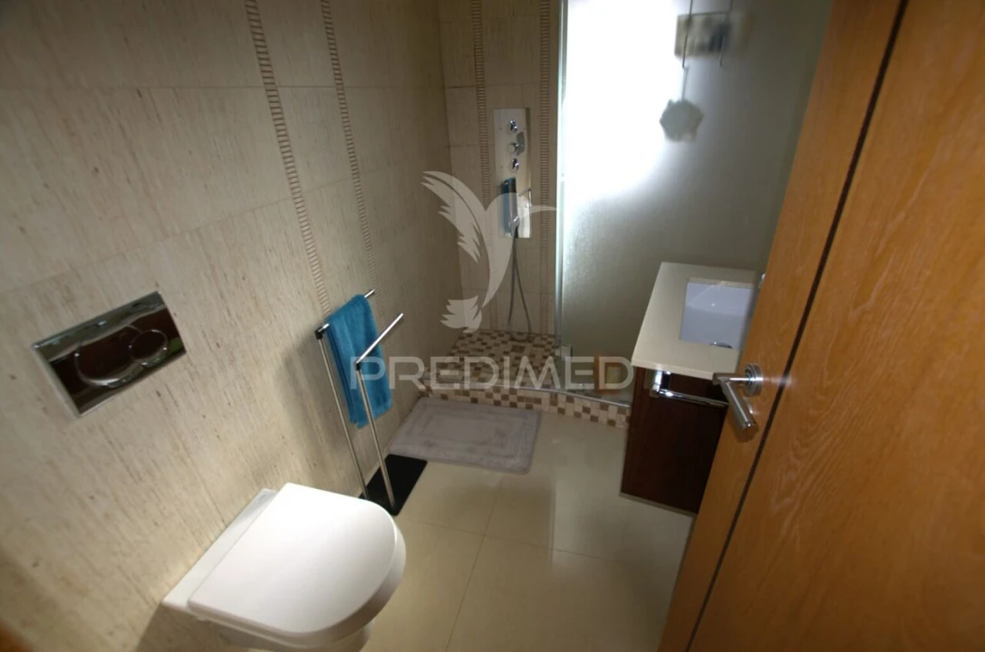 Moradia T5 para Venda em Budens Foto 27