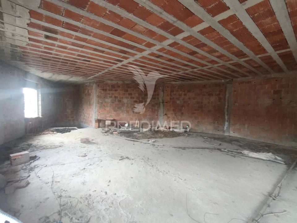 Prédio para Venda em Amiais de Baixo Foto 18