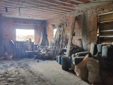 Prédio para Venda em Amiais de Baixo