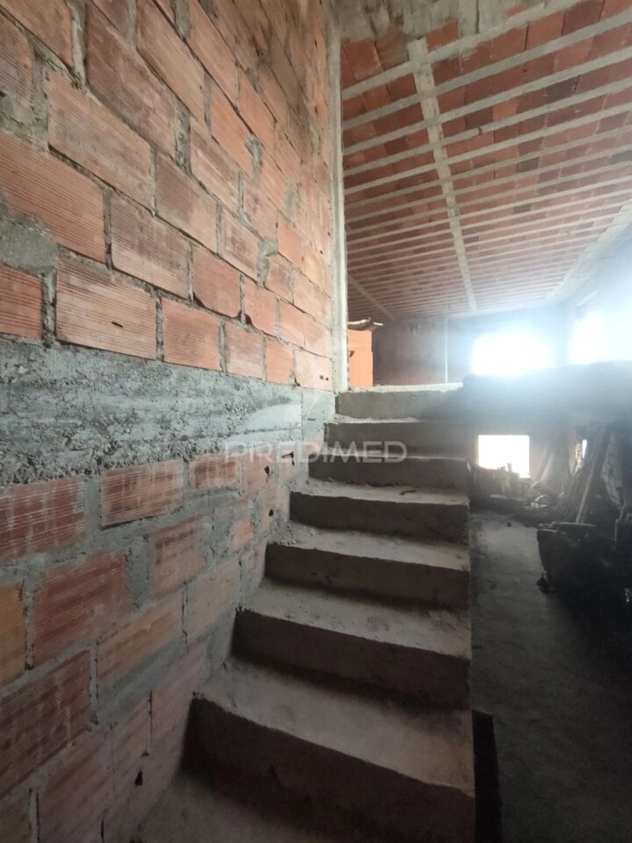 Prédio para Venda em Amiais de Baixo Foto 13