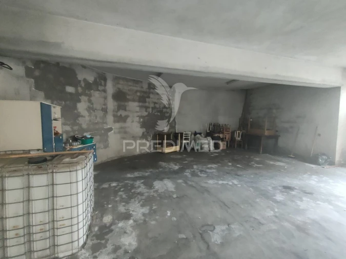 Prédio para Venda em Amiais de Baixo Foto 6