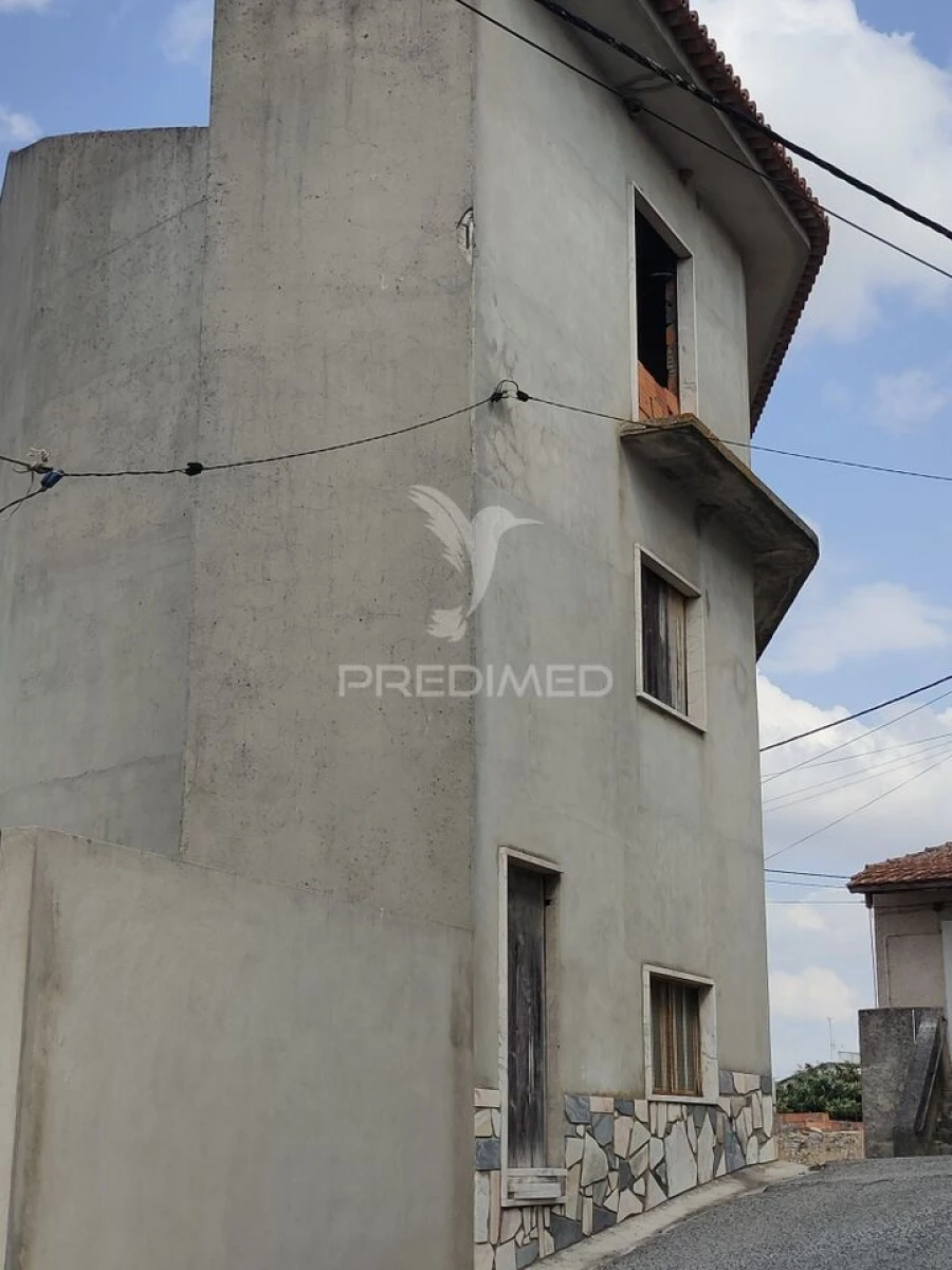 Prédio para Venda em Amiais de Baixo Foto 3