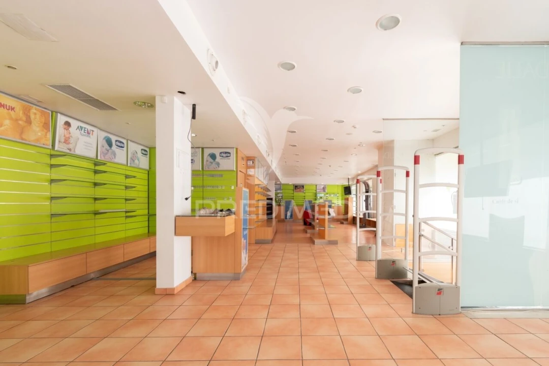 Loja para Venda em Olhão Foto 31