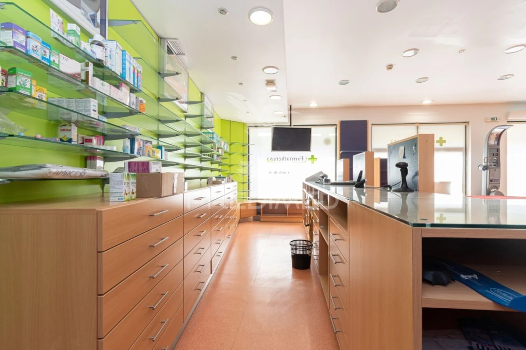 Loja para Venda em Olhão Foto 36