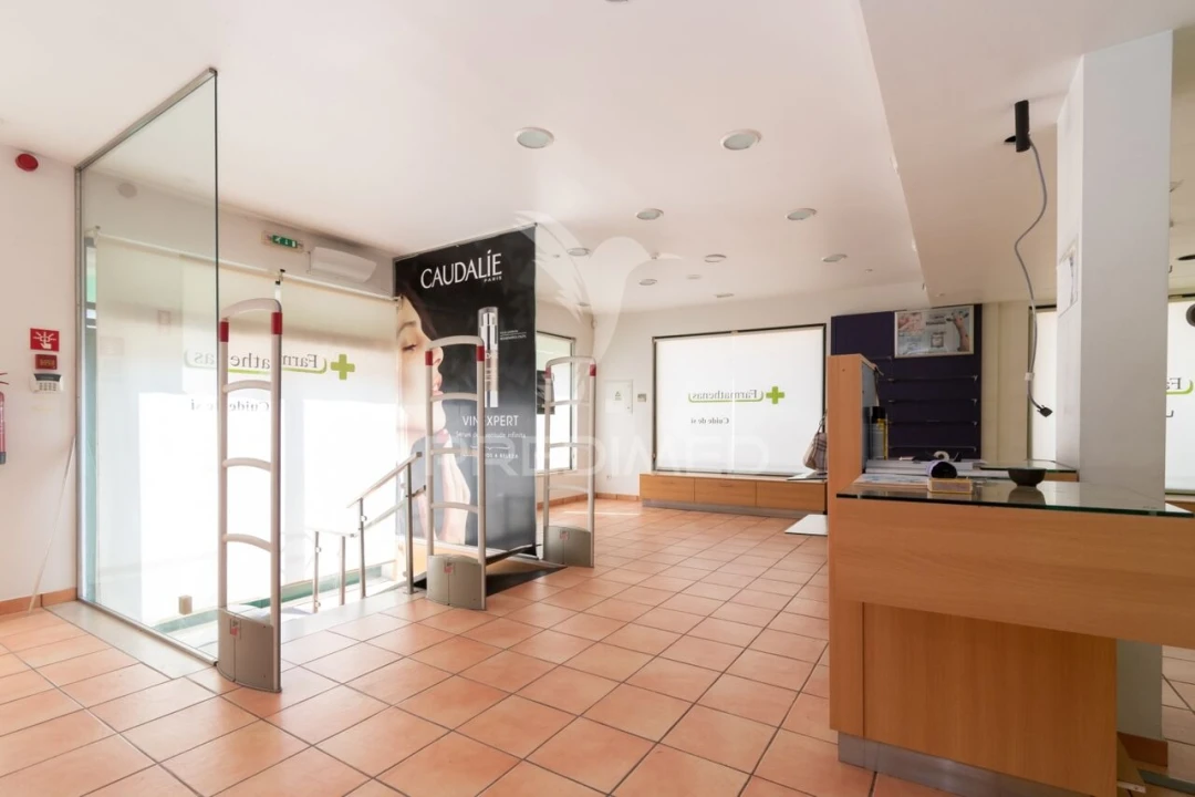 Loja para Venda em Olhão Foto 28