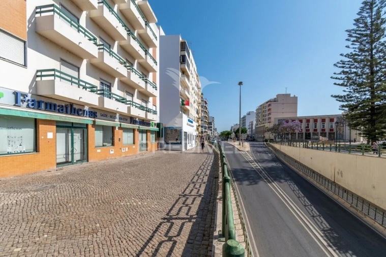 Loja para Venda em Olhão Foto 2