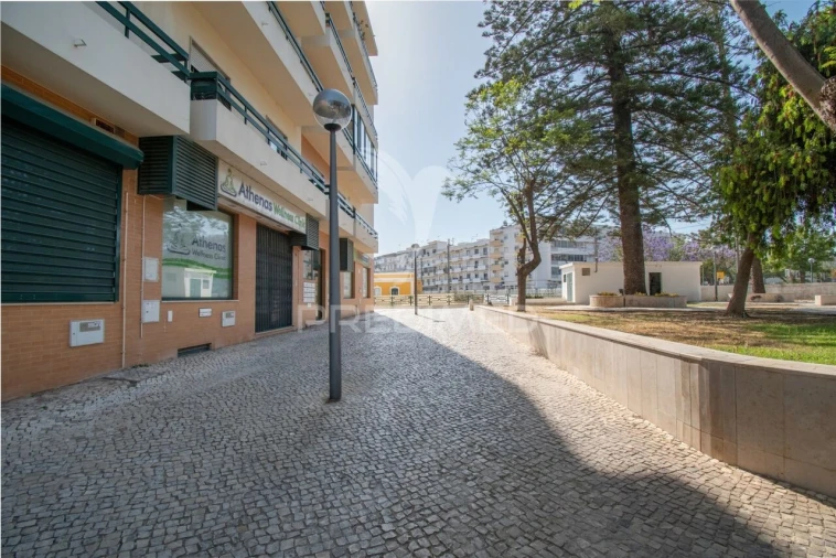 Loja para Venda em Olhão Foto 4