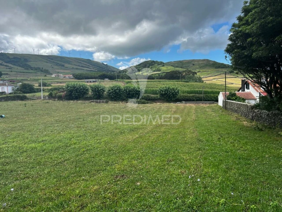 Terreno para Venda em Fonte do Bastardo Foto 1