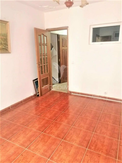 Apartamento T2 para Venda em Santa Maria Maior