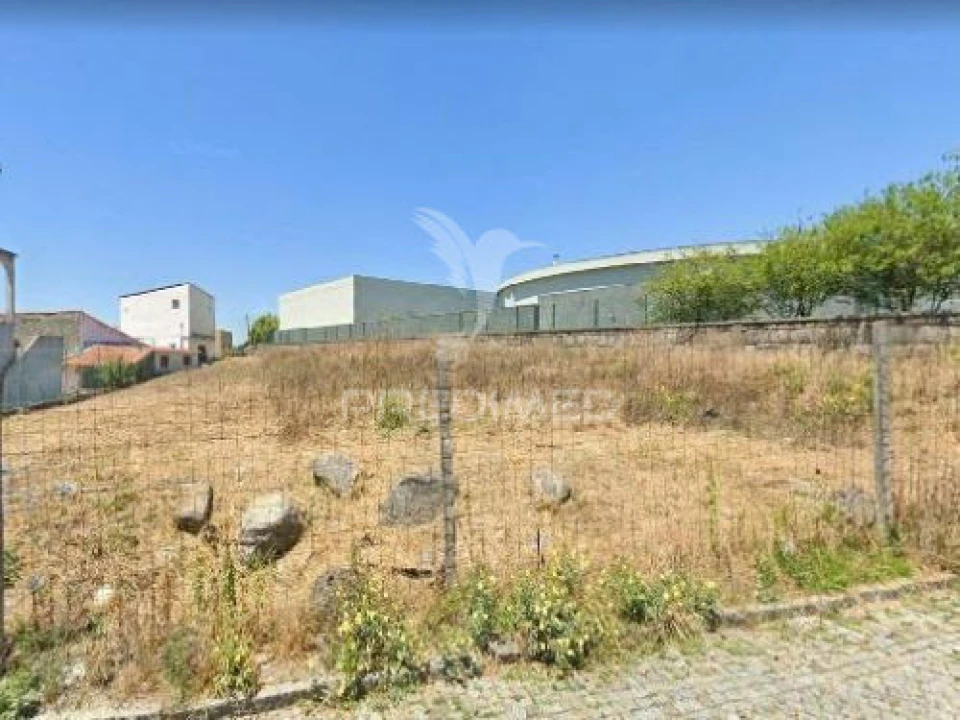 Terreno para Venda em Pedrouços Foto 2