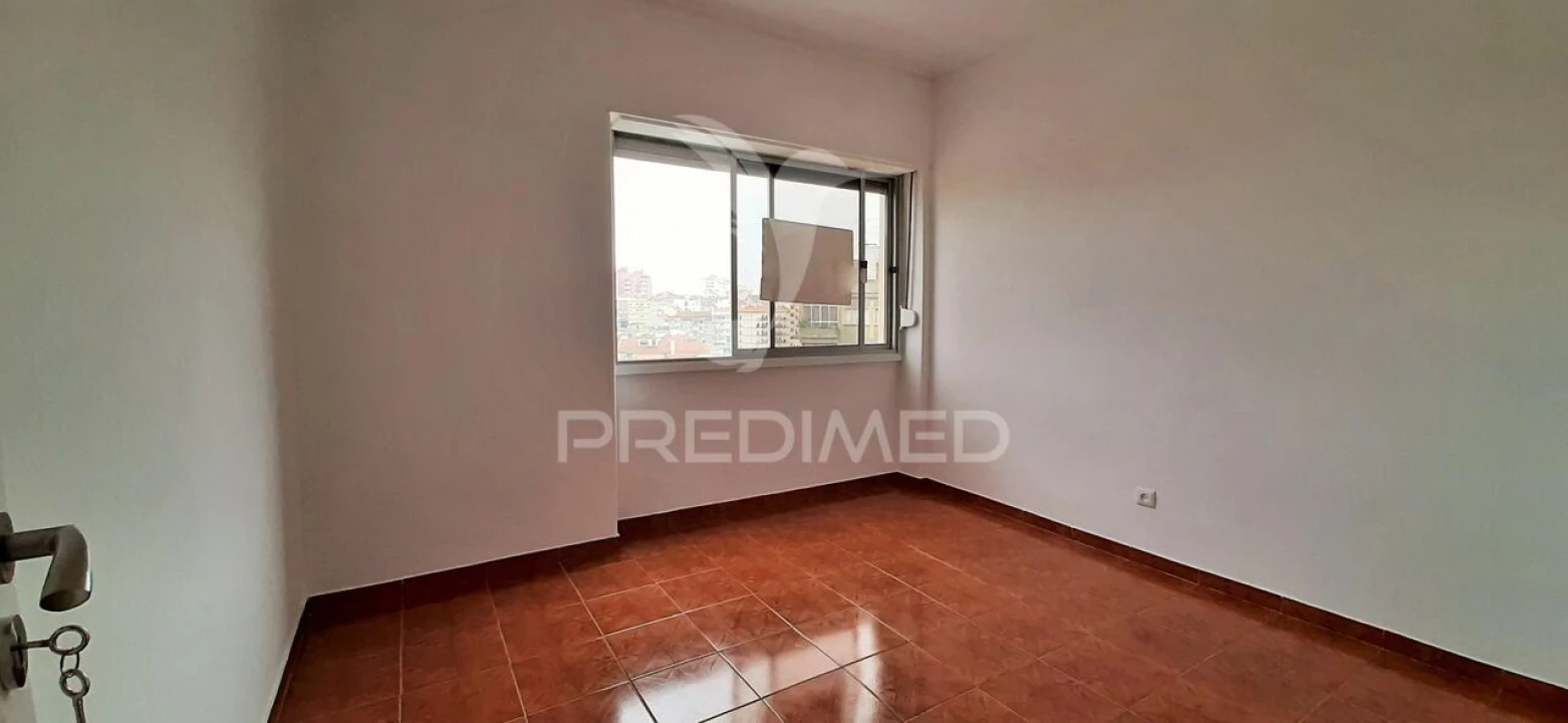Apartamento T2 para Venda em Sacavém e Prior Velho Foto 13