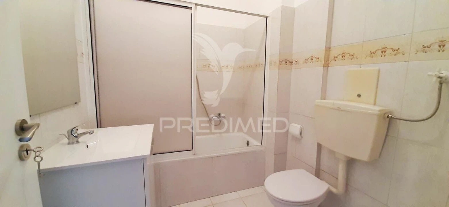 Apartamento T2 para Venda em Sacavém e Prior Velho Foto 16