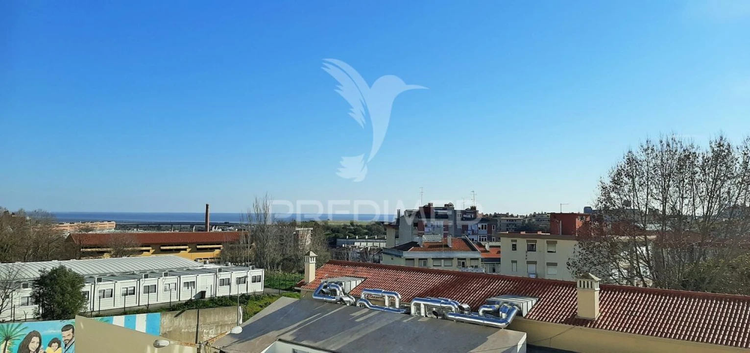 Apartamento T2 para Venda em Sacavém e Prior Velho Foto 2