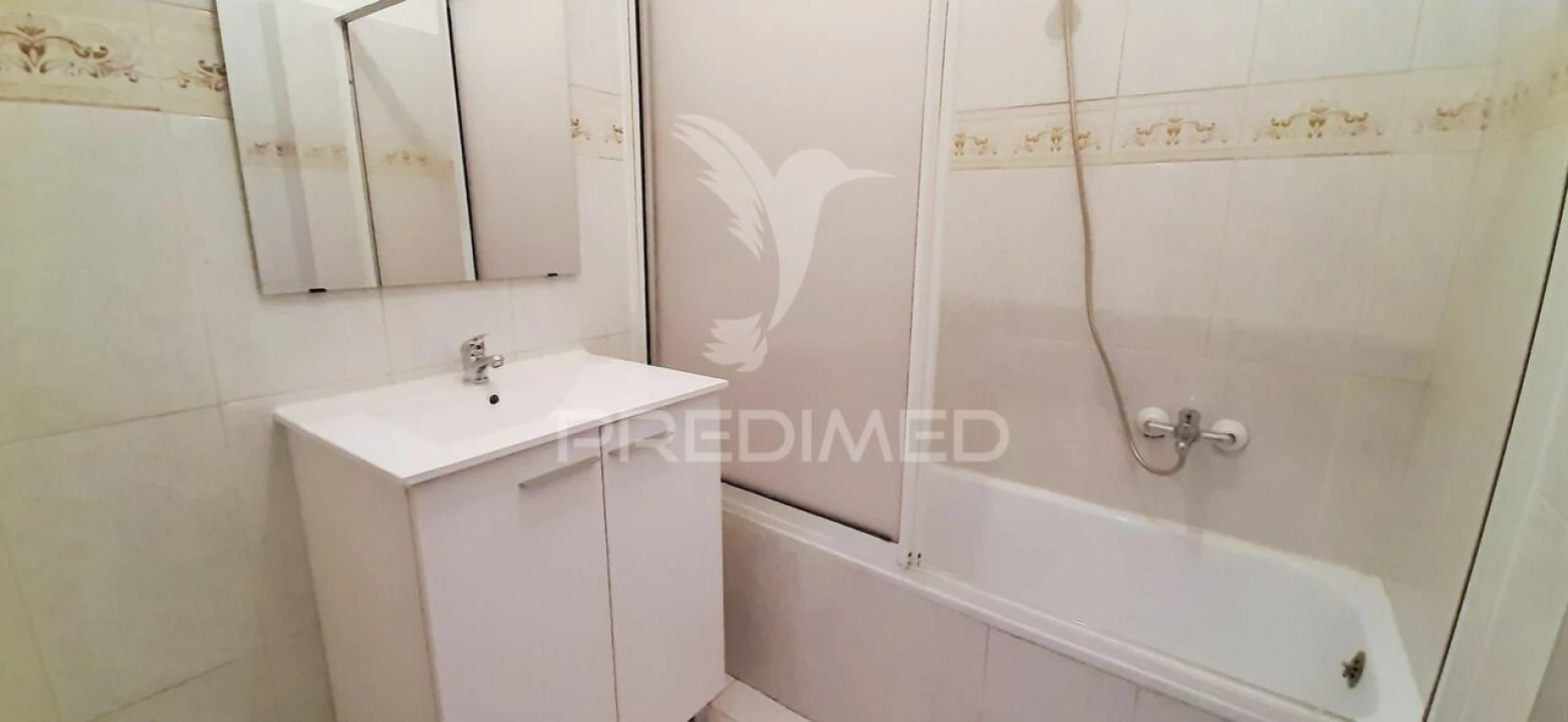 Apartamento T2 para Venda em Sacavém e Prior Velho Foto 17