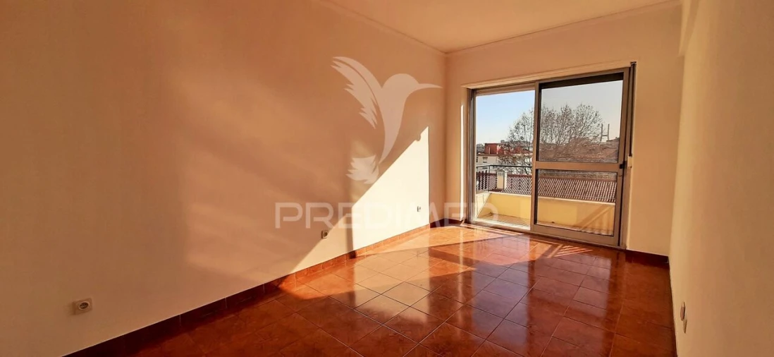 Apartamento T2 para Venda em Sacavém e Prior Velho Foto 1