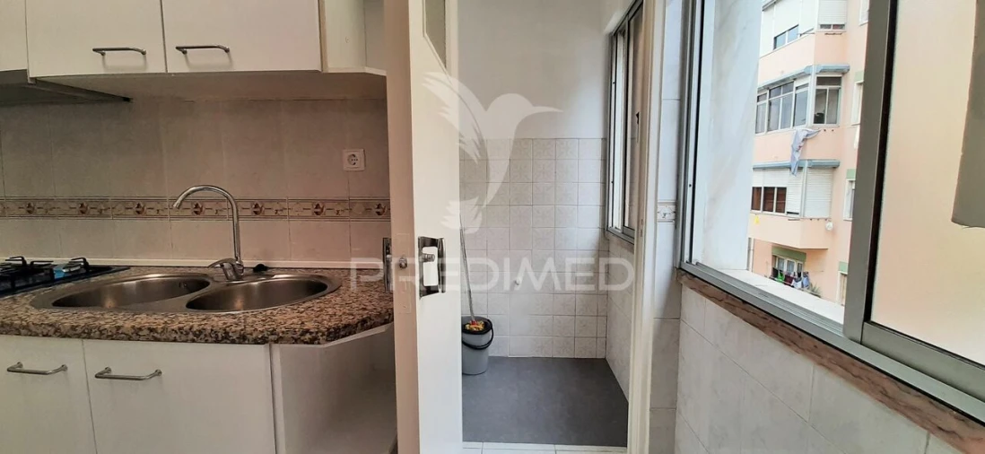 Apartamento T2 para Venda em Sacavém e Prior Velho Foto 7