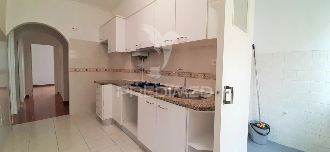 Apartamento T2 para Venda em Sacavém e Prior Velho Foto 8