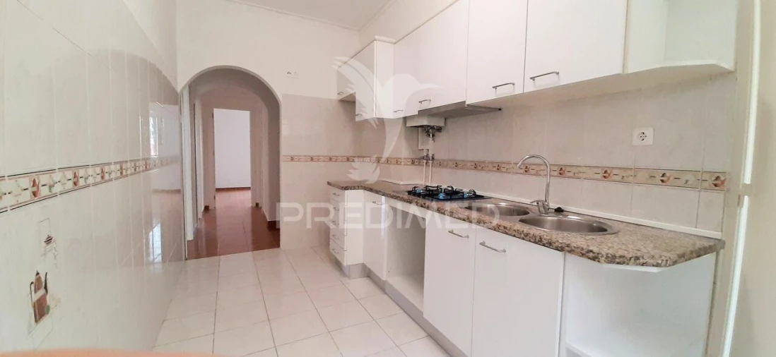 Apartamento T2 para Venda em Sacavém e Prior Velho Foto 5