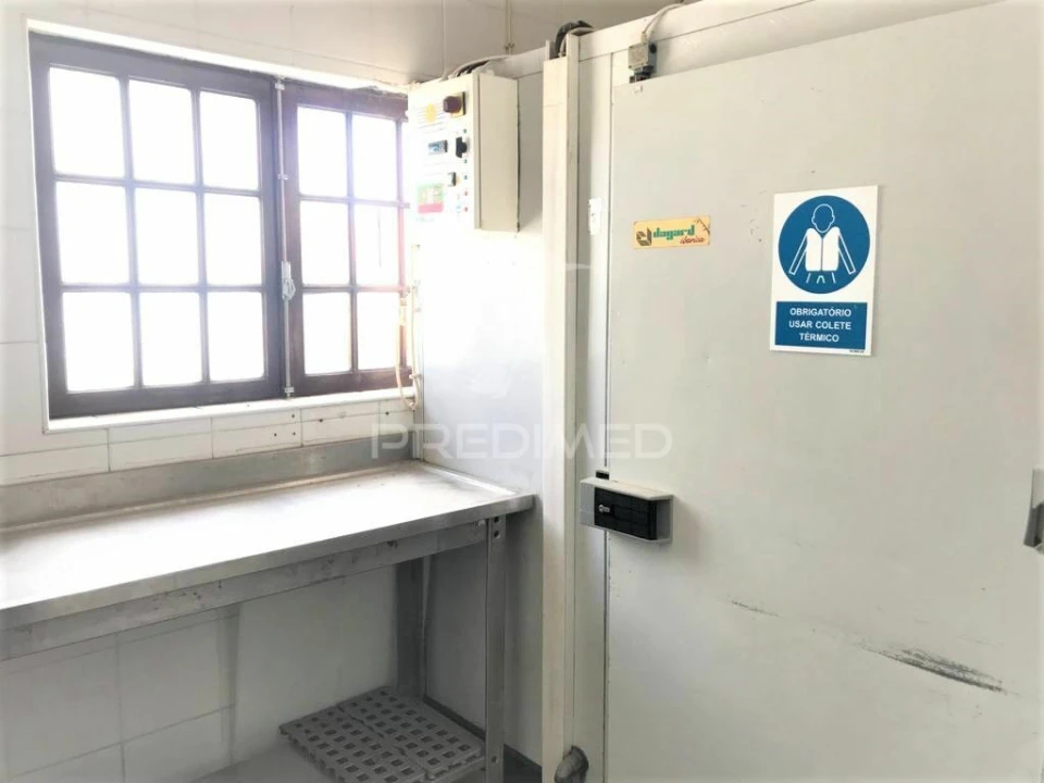 Loja para Venda em Albufeira e Olhos de Água Foto 6