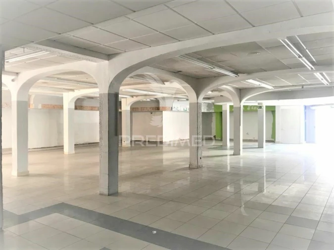 Loja para Venda em Albufeira e Olhos de Água Foto 2