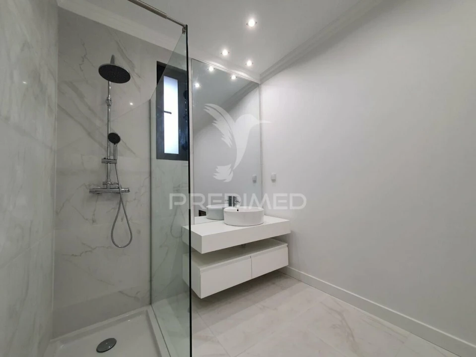 Apartamento T4 para Venda em São Martinho Foto 10