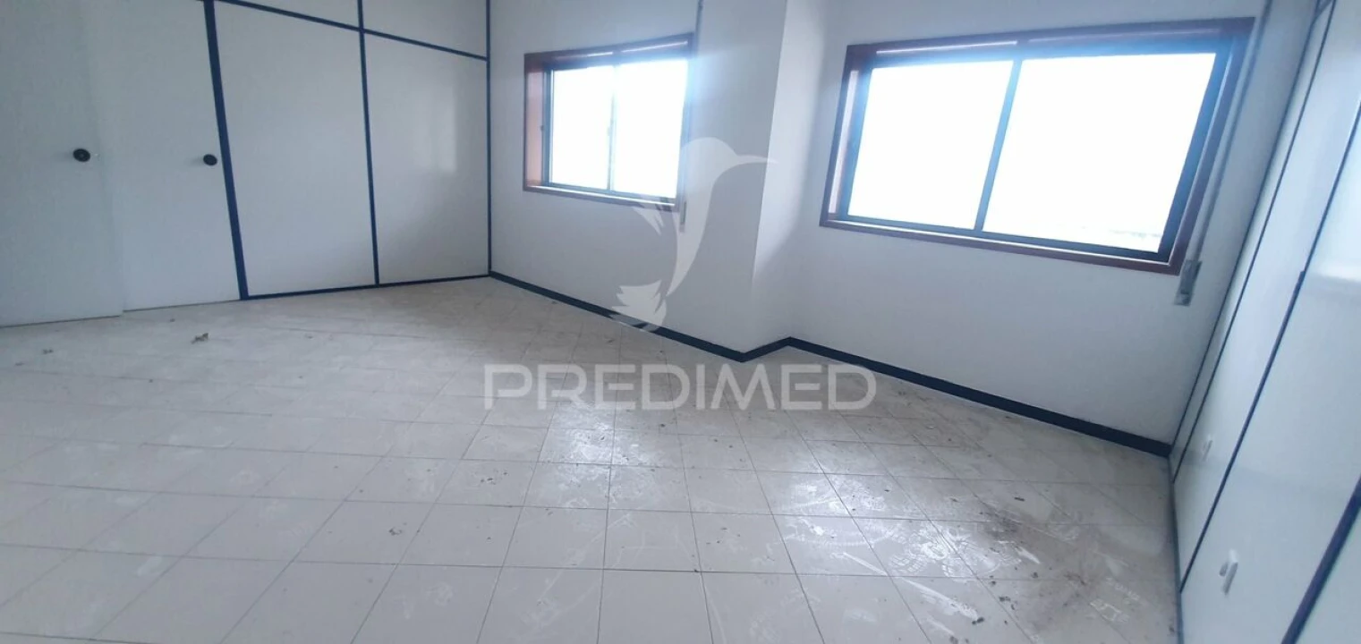 Loja para Venda em Rebordosa Foto 12