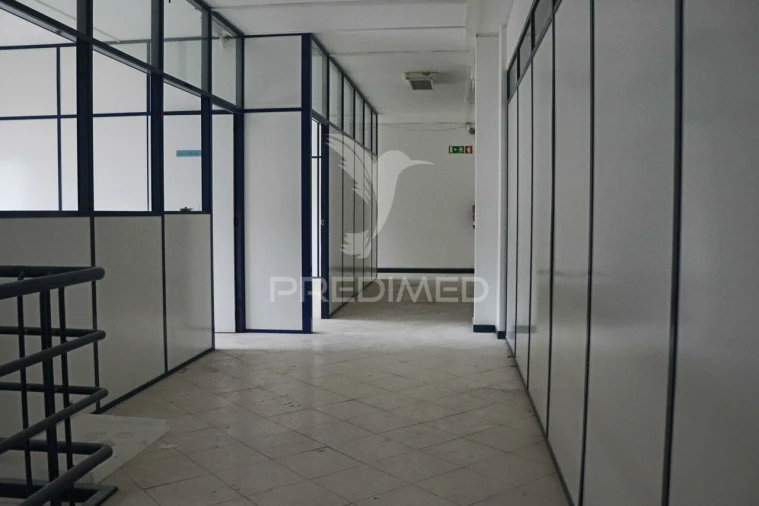 Loja para Venda em Rebordosa Foto 7