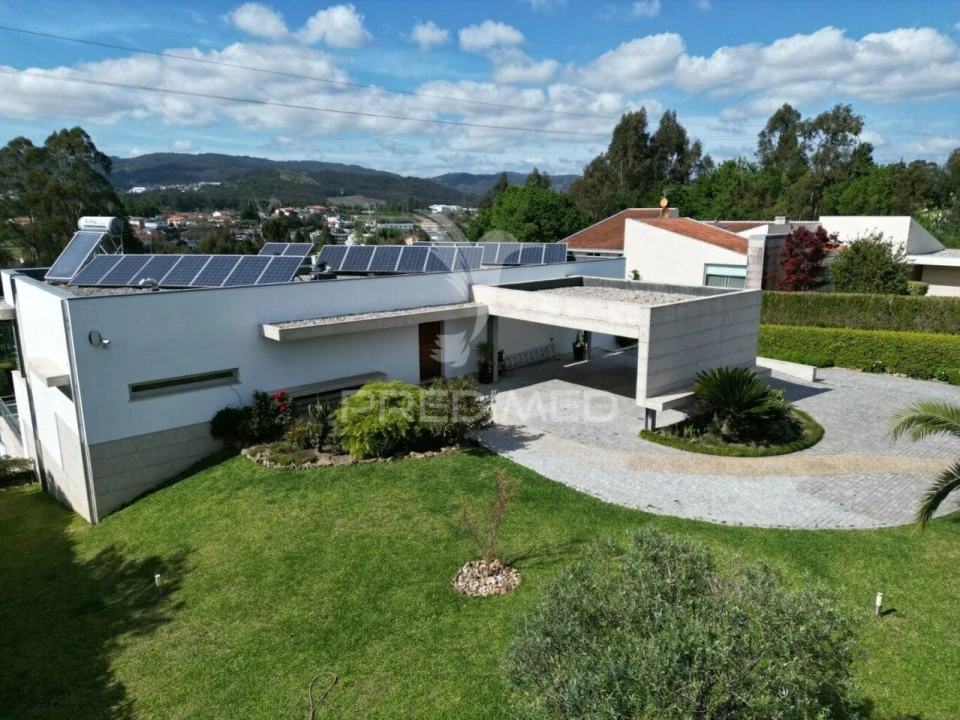 Moradia T4 para Venda em Barco Foto 2