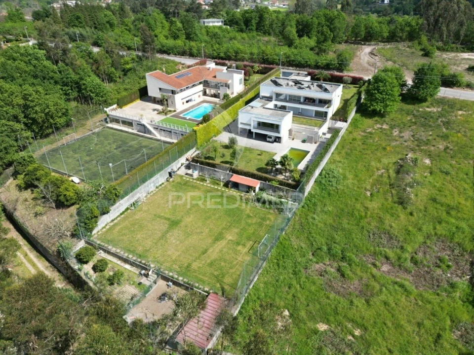 Moradia T4 para Venda em Barco Foto 6