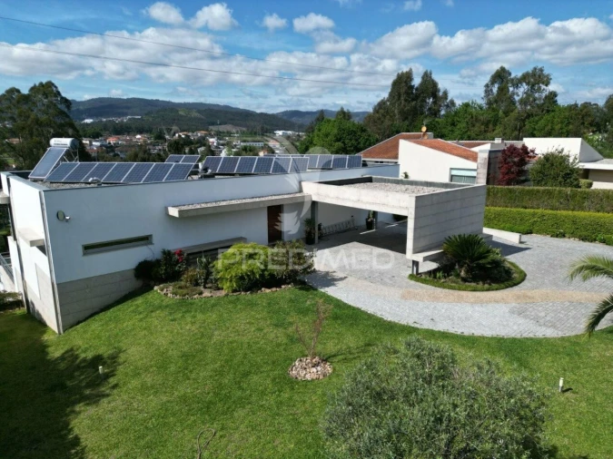 Moradia T4 para Venda em Barco Foto 2