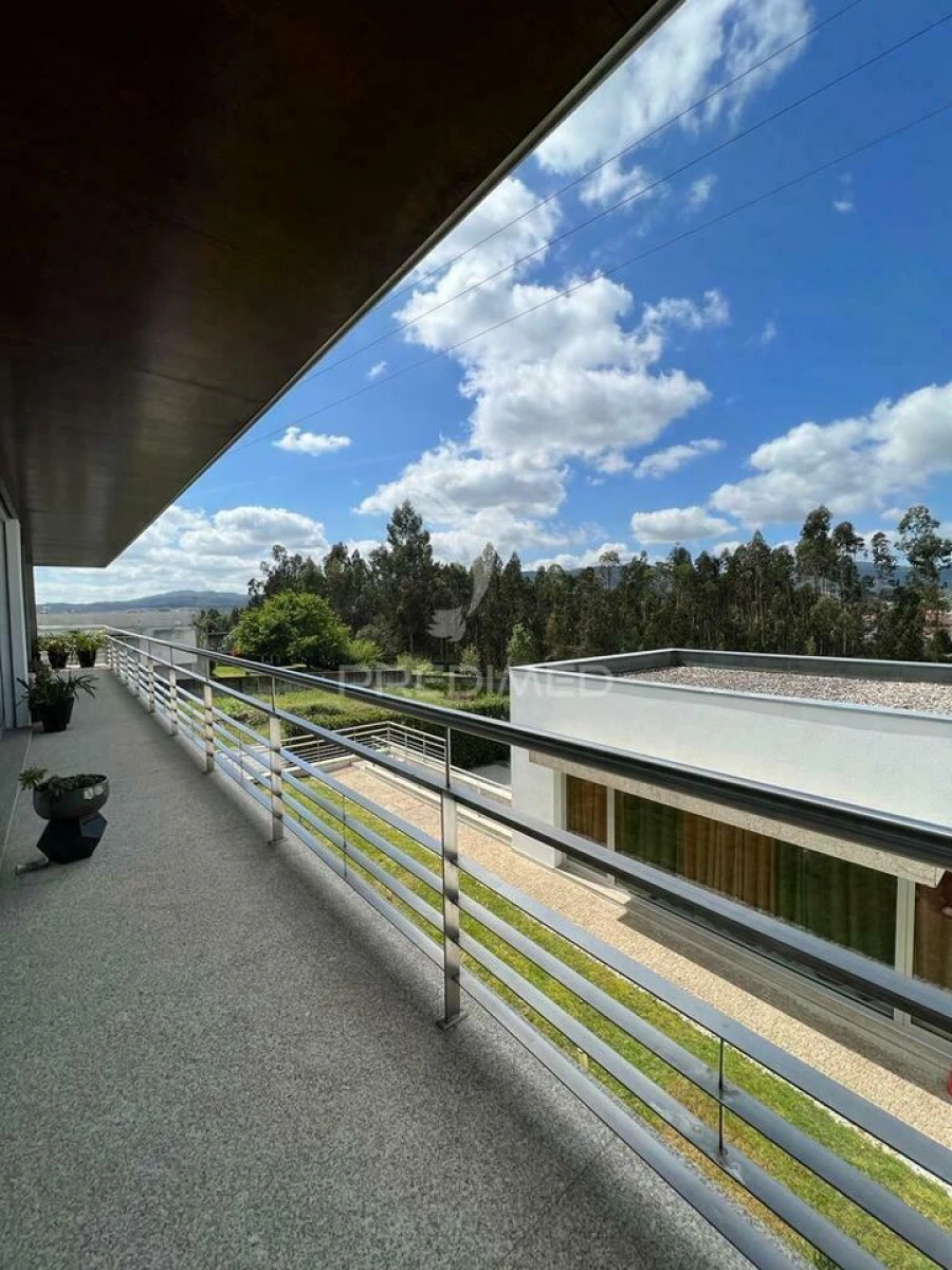 Moradia T4 para Venda em Barco Foto 17