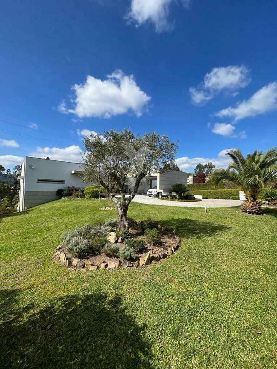 Moradia T4 para Venda em Barco Foto 39