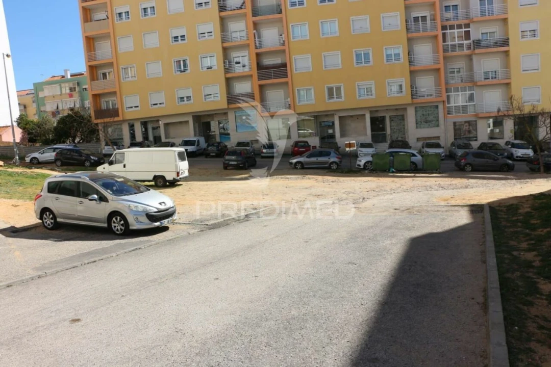 Terreno para Venda em Setubal (São Sebastião) Foto 2