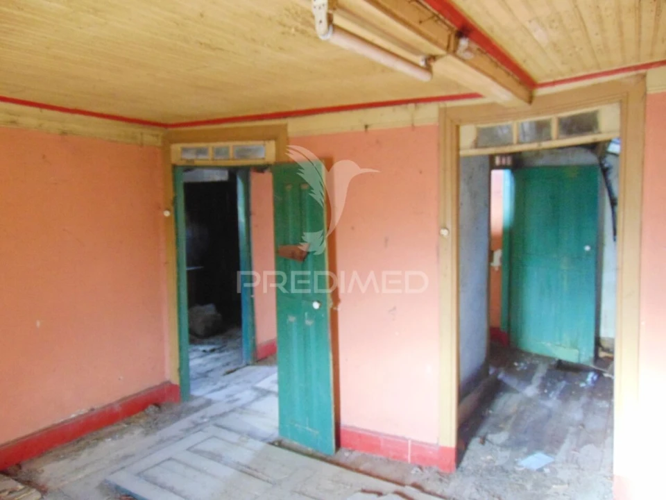 Moradia T3 para Venda em Fiolhoso Foto 7