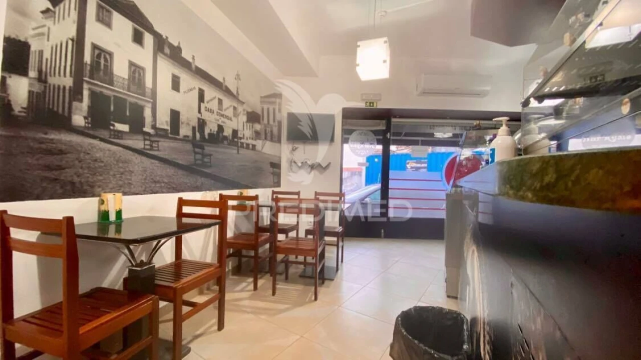 Loja para Trespasse em Rio Maior Foto 3