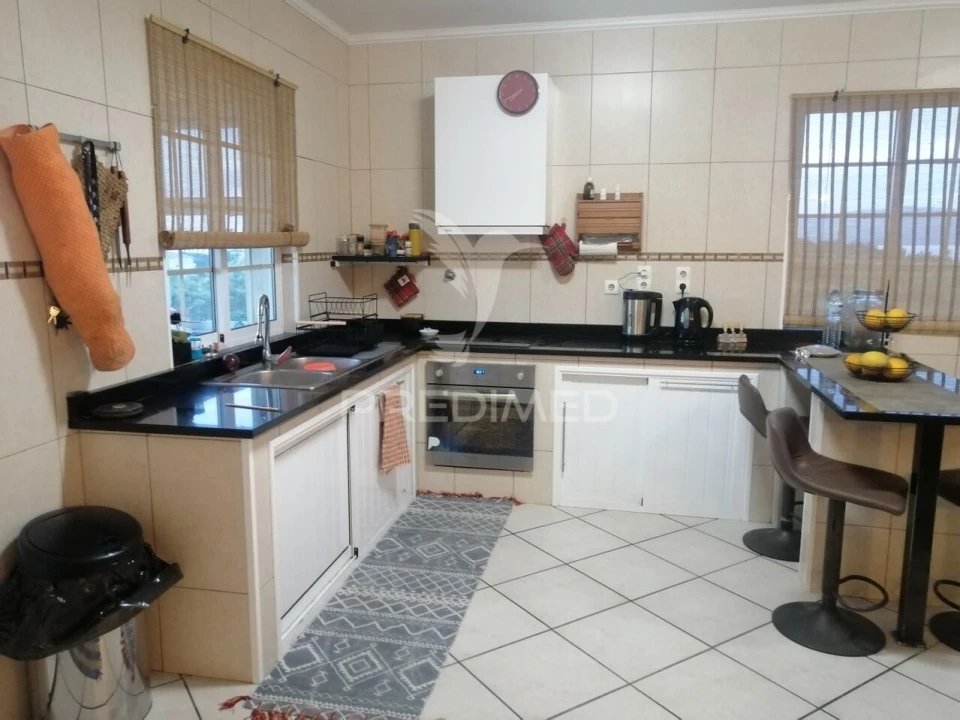 Moradia T4 para Venda em Madalena Foto 8