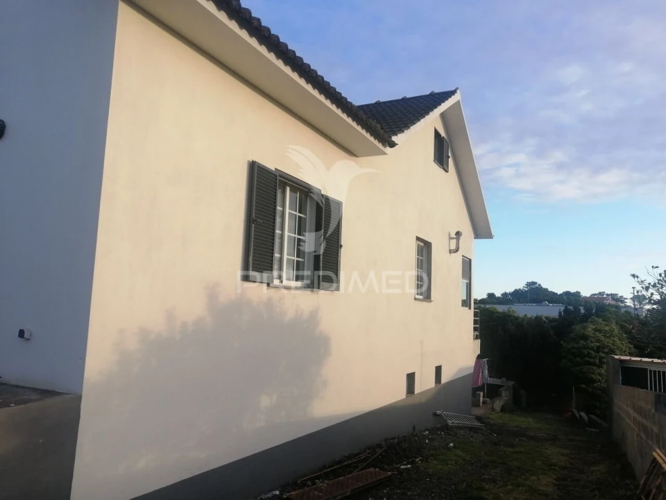 Moradia T4 para Venda em Madalena Foto 5