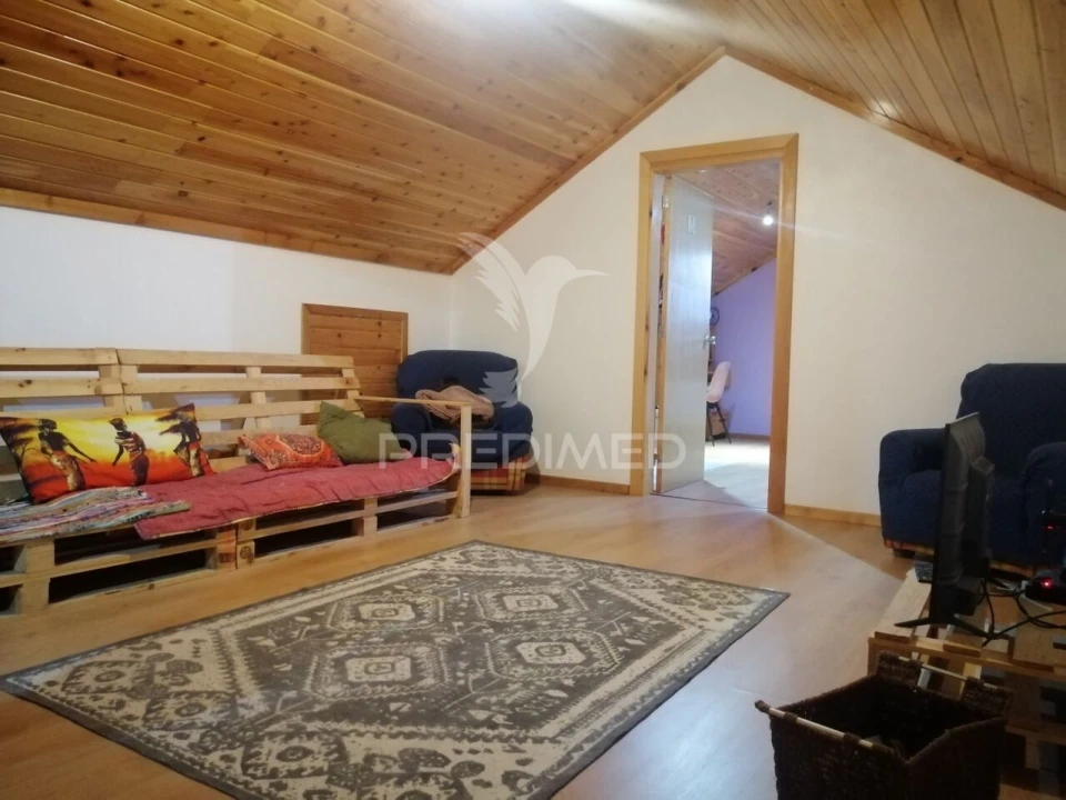 Moradia T4 para Venda em Madalena Foto 17