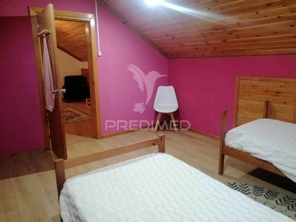 Moradia T4 para Venda em Madalena Foto 21