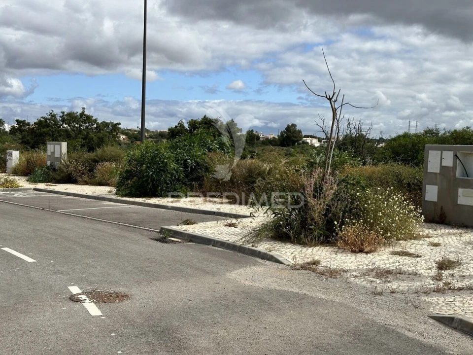 Terreno para Venda em Albufeira e Olhos de Água Foto 1