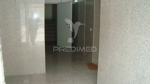 Apartamento T5 para Venda em Campanhã