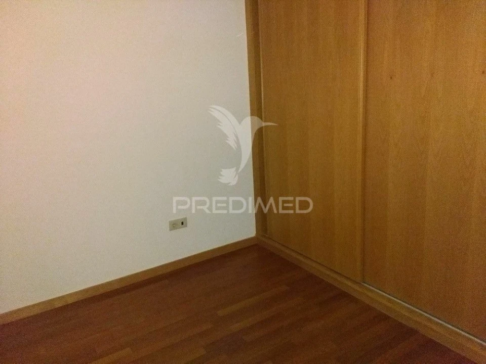 Apartamento T5 para Venda em Campanhã Foto 2