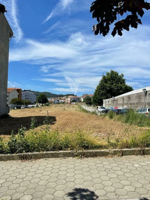 Terreno para Venda em Oliveira do Douro