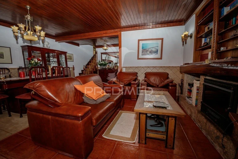 Moradia T3 para Venda em Vila Nova de Famalicão e Calendário Foto 3