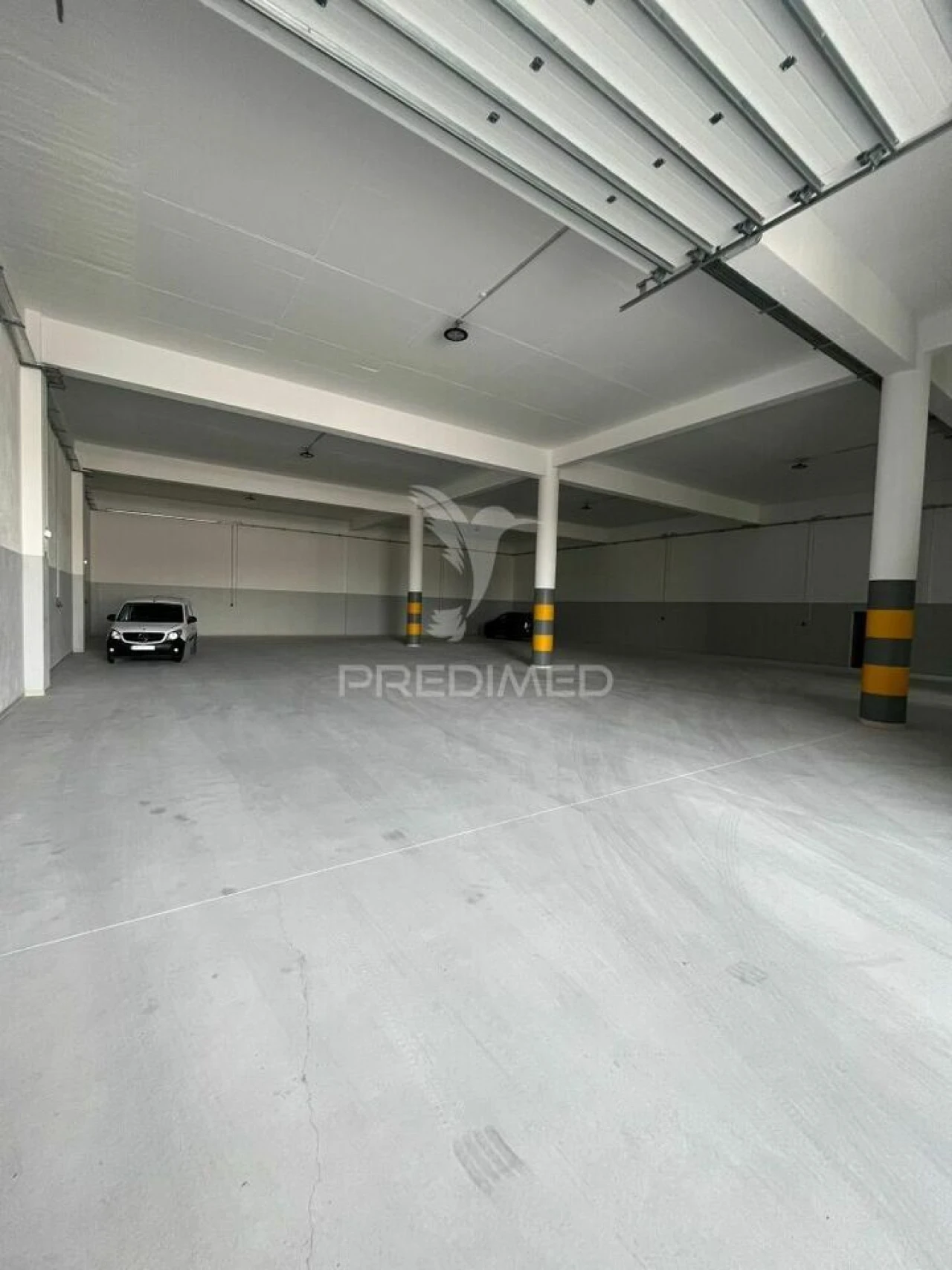 Armazém para Arrendamento em Santo António dos Cavaleiros e Frielas Foto 8