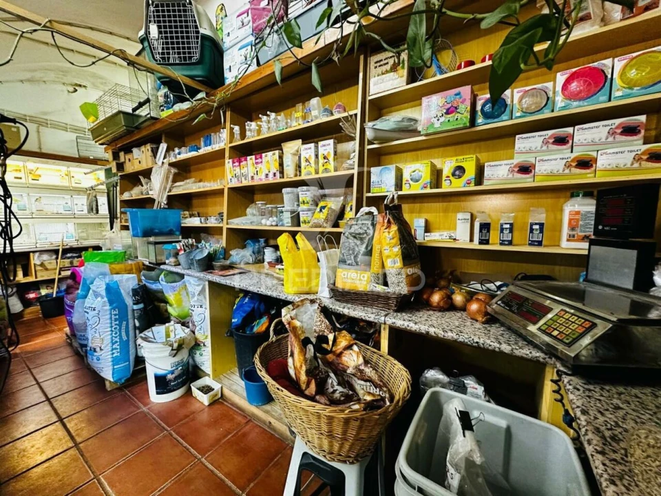 Loja para Arrendamento em Caia, São Pedro e Alcáçova Foto 1