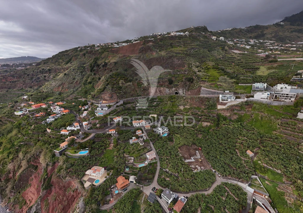 Terreno para Venda em Arco da Calheta Foto 6