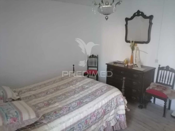 Moradia T4 para Venda em Alagoa Foto 9